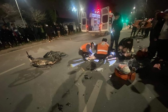 Hà Nội: Va chạm xe máy khiến 3 người thương vong