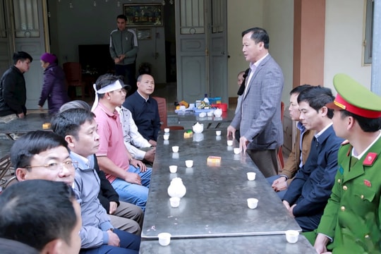 Thăm hỏi, hỗ trợ gia đình các nạn nhân tử vong do tai nạn giao thông