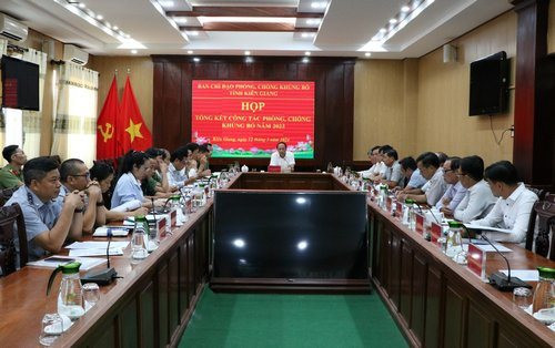 Đấu tranh trực diện với 21 đối tượng nghi vấn liên quan tổ chức khủng bố