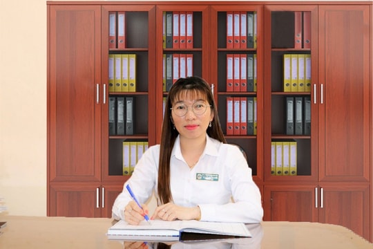 Nữ Thư ký Tòa án tận tâm với nghề