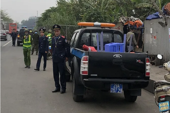 Hà Nội: Ra quân xử lý, giải tỏa vi phạm lấn chiếm lòng đường trên QL2