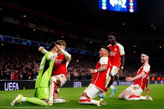 Sau 14 năm, Arsenal ghi tên vào tứ kết Champions League