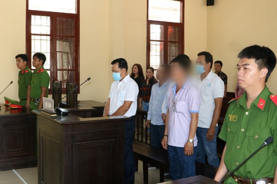 Hai cựu Chủ tịch xã lĩnh án vì tham ô tài sản