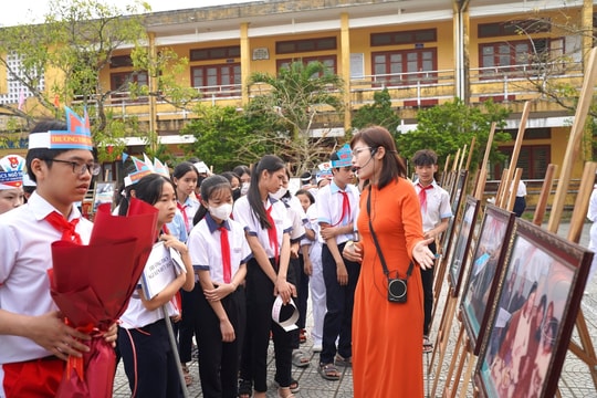 Triển lãm 100 tranh ảnh, tư liệu về Đại tướng Nguyễn Chí Thanh