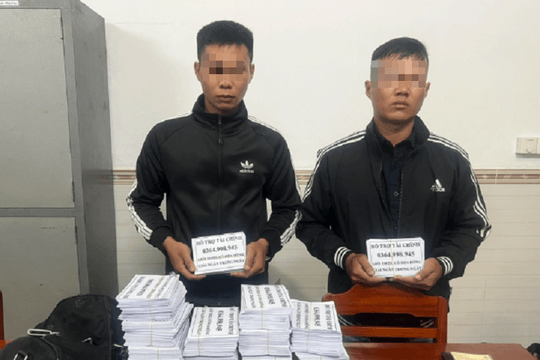 Bắt quả tang nhóm đối tượng cho vay lãi nặng đến 300%/năm tại Cần Thơ