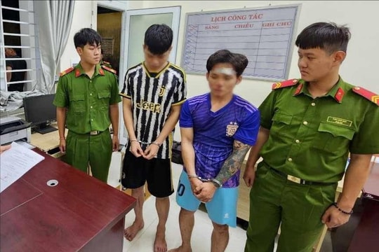 Khởi tố hai thanh niên chống người thi hành công vụ