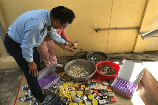 Tiền Giang: Tiêu hủy 700 sản phẩm kem dưỡng trắng da, vuốt tóc