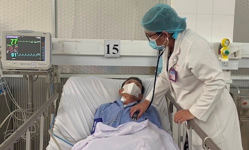 Xuyên đêm cứu sống bệnh nhân u tim