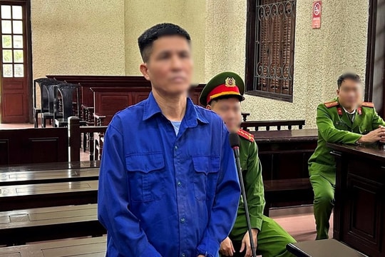 Mâu thuẫn, dùng kéo đâm bạn tù