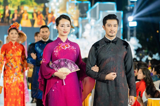 ‏Điểm chung bất ngờ của 10 BST đi cùng năm tháng đã trình diễn tại Lễ hội áo dài của NTK Đỗ Trịnh Hoài Nam