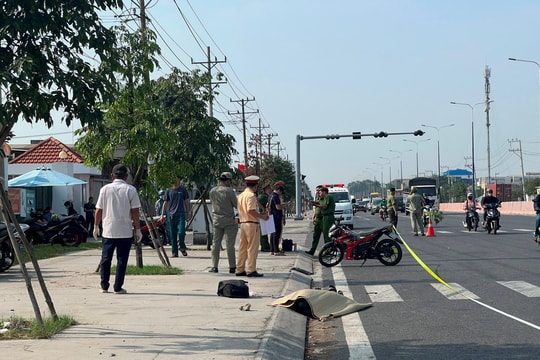 Truy tìm xe tải cán người đàn ông ngủ trên vỉa hè