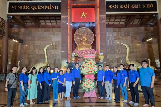 TAND Quận 8 tổ chức hành trình về "Đất thép thành đồng"