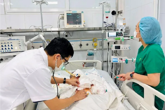 Bé trai đa chấn thương do nổ máy tính đã tử vong