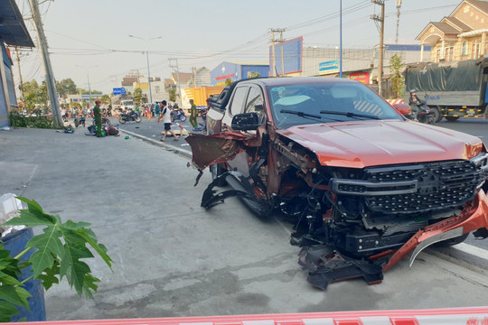 Tài xế đạp nhầm chân ga khiến 5 người thương vong