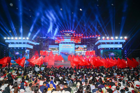 Đêm hội Lễ hội Hoa Phượng Ðỏ - Hải Phòng 2024 tổ chức tại địa điểm mới
