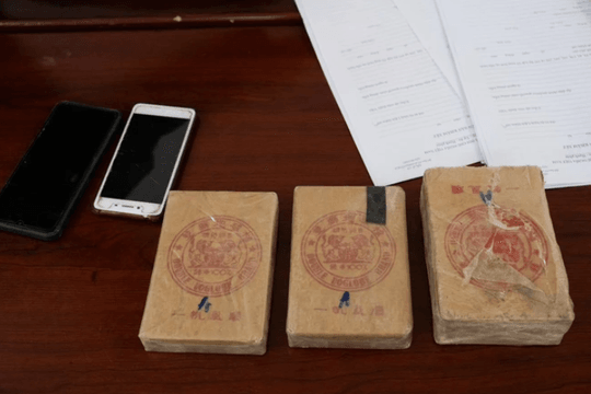 Tóm gọn đối tượng mua bán 4 bánh heroin