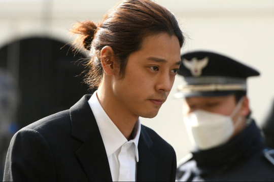 Cựu ngôi sao K-pop ra tù sau 5 năm ngồi tù vì tội cưỡng hiếp và quay lén