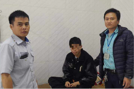 Nhân viên xe buýt kịp thời cấp cứu hành khách bị co giật, ngất xỉu