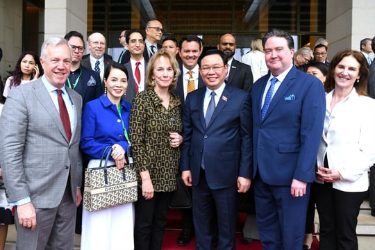 Chủ tịch Quốc hội Vương Đình Huệ tiếp Đoàn Hội đồng Kinh doanh Hoa Kỳ - ASEAN