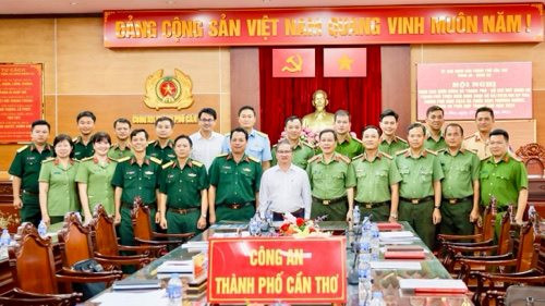 Công an và Bộ Chỉ huy Quân sự TP Cần Thơ giao ban công tác phối hợp