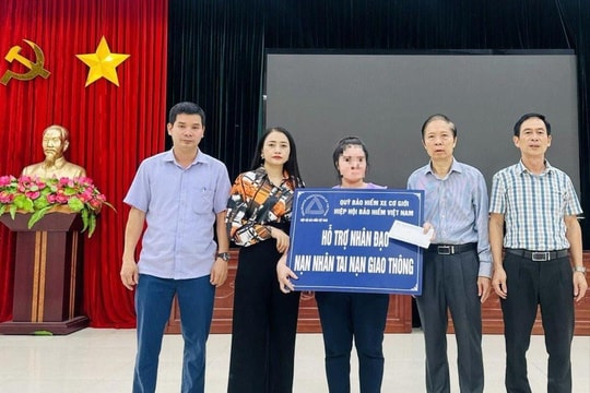 Hỗ trợ nhân đạo gia đình nạn nhân tử vong do tai nạn giao thông tại Hà Nội
