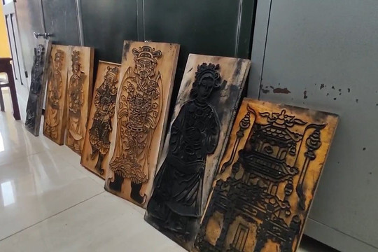 Đối tượng trộm nhiều mộc bản khắc tranh bị bắt giữ