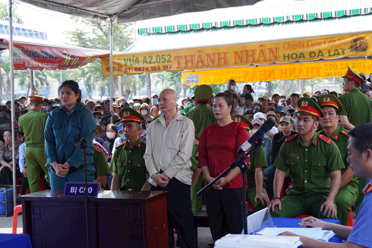 Cả gan đưa động vật quý hiếm về quán cà phê làm cảnh
