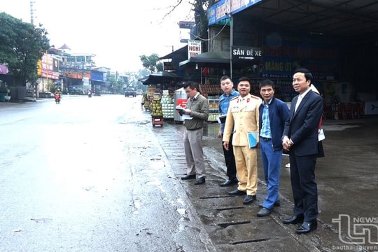Phú Lương (Thái Nguyên): Khảo sát lắp đặt đèn tín hiệu nhằm đảm bảo ATGT