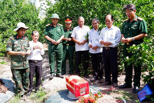 Người dân đào mương phát hiện 1 bộ hài cốt liệt sĩ
