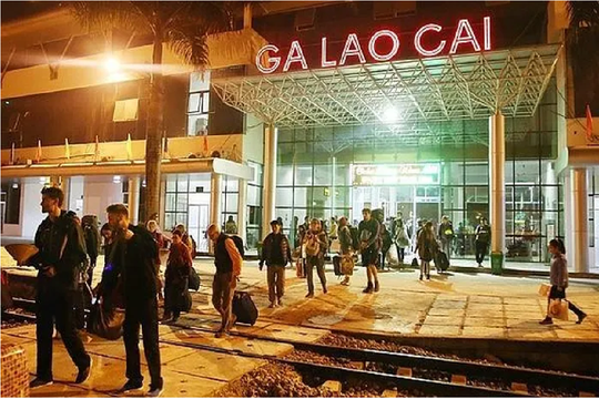 Ngành đường sắt chạy thêm tàu tuyến Hà Nội - Lào Cai