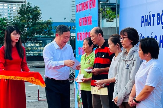 Hơn 300 tỷ đồng được Thành phố Hồ Chí Minh vận động chăm lo cho người nghèo