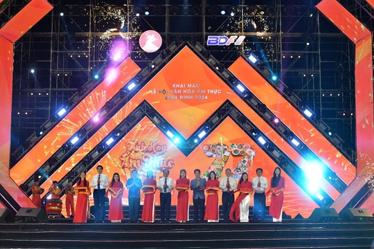 Tưng bừng khai mạc Lễ hội Văn hóa Ẩm thực Bình Định năm 2024