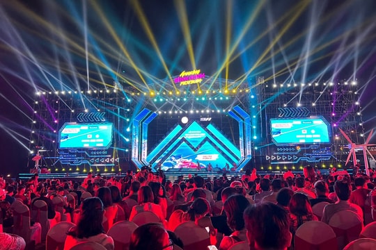 Hàng nghìn người dân, du khách tham dự khai mạc Tuần lễ Amazing Binh Dinh Fest 2024