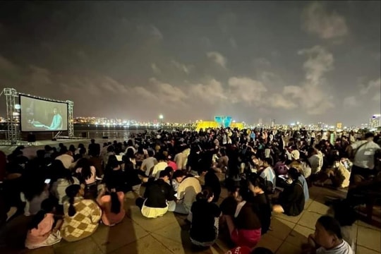 Phim “Thầu Chín ở Xiêm” thu hút đông đảo người dân và du khách