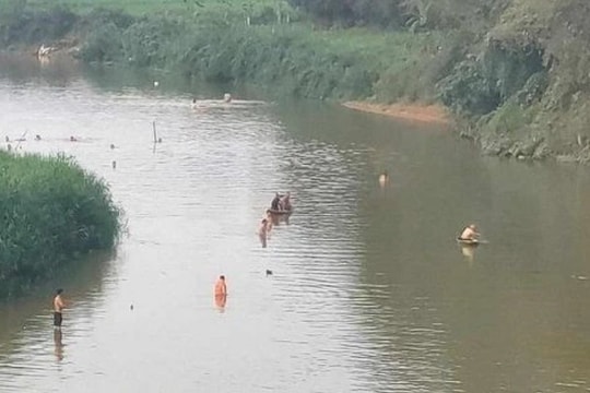 Rủ nhau tắm sông, 2 học sinh đuối nước tử vong
