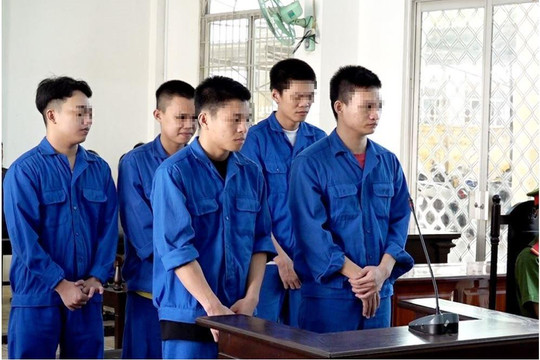 Lao lý vì chế tạo trái phép vũ khí quân dụng