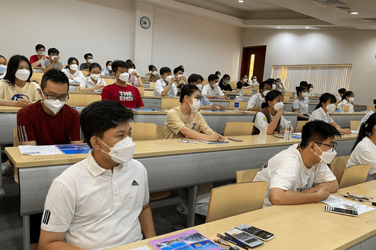 Cẩn trọng đề luyện thi tràn lan trên mạng