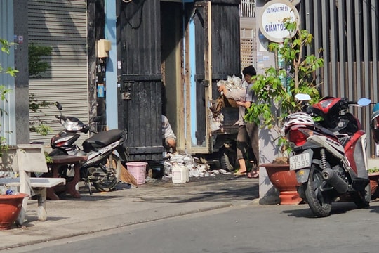 Cháy nhà 3 tầng vào rạng sáng