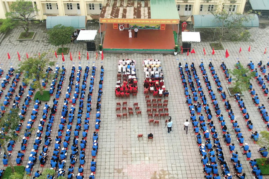 Hà Tĩnh: Trường THPT Nguyễn Đổng Chi đón bằng công nhận đạt chuẩn Quốc gia