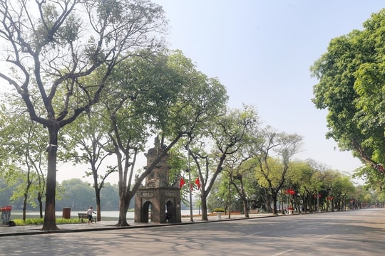 Dự báo thời tiết: Bắc Bộ ngày nắng, Nam Bộ có khả năng xảy ra nắng nóng kéo dài