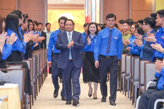 Thủ tướng đối thoại với thanh niên về vai trò xung kích trong chuyển đổi số