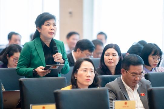 Việc đổi tên Toà án sơ thẩm, Toà án phúc thẩm là tuân thủ Hiến pháp