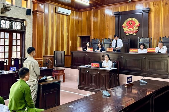 Mâu thuẫn đánh nhau, rút dao đâm bạn tử vong
