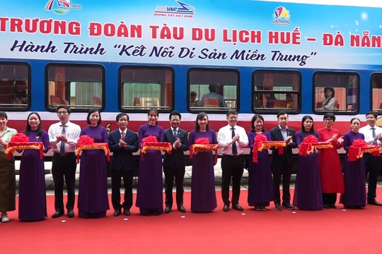 Lễ khai trương tàu du lịch 'Kết nối di sản miền Trung'