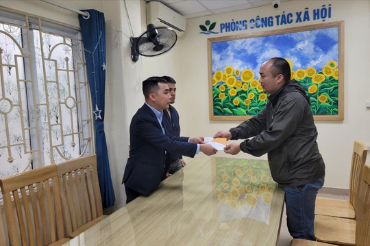Hiệp hội Bảo hiểm Việt Nam và BSH thăm hỏi các nạn nhân bị TNGT trên đường Võ Chí Công