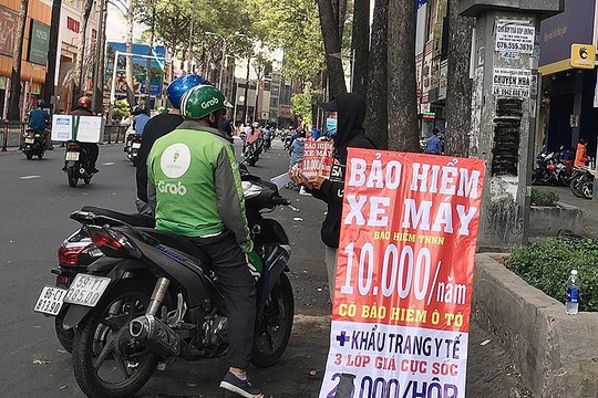 Doanh nghiệp bảo hiểm xe máy được yêu cầu hoàn trả tạm ứng bồi thường trong trường hợp nào?
