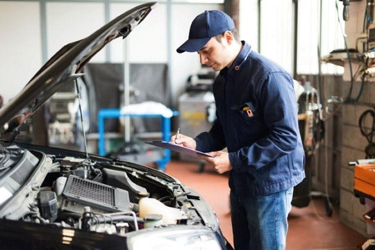 Sức mua ô tô yếu khiến bảo hiểm xe cơ giới gặp khó