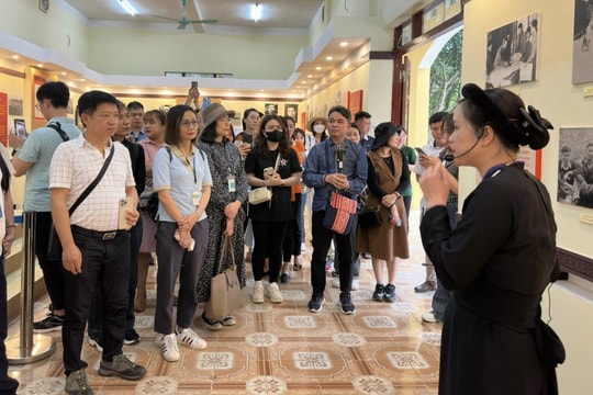 Khảo sát xây dựng quảng bá, khai thác sản phẩm du lịch liên kết vùng Cao Bằng - Hà Giang