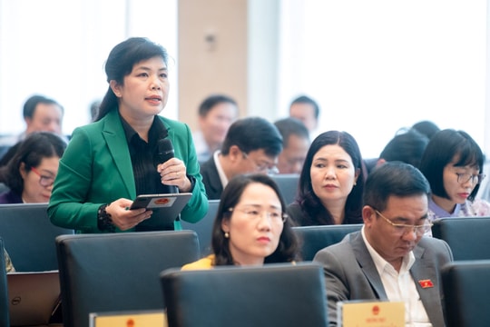 Việc đổi tên Tòa án sơ thẩm, Tòa án phúc thẩm là tuân thủ Hiến pháp