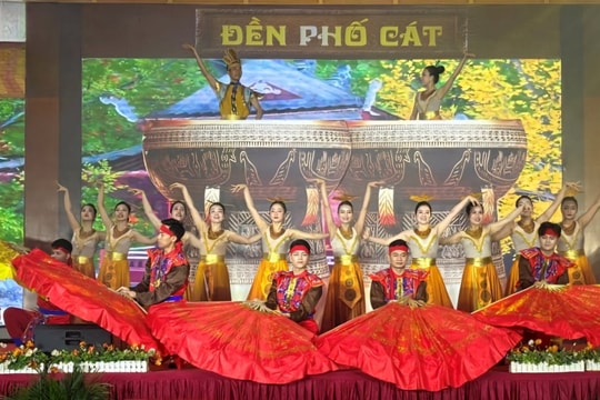 Lễ hội đền Phố Cát 2024